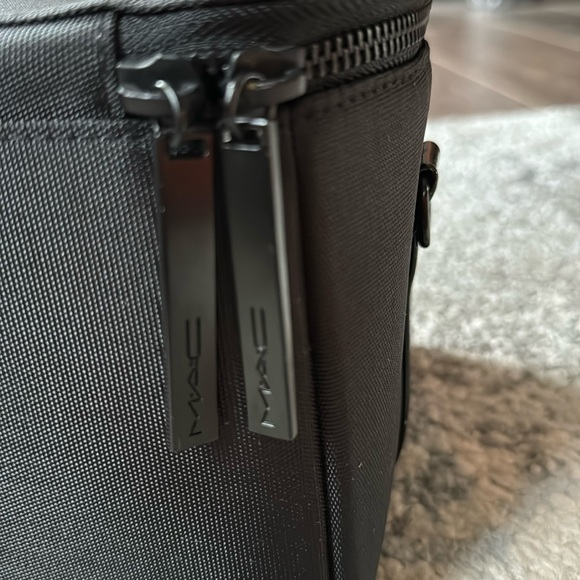 MAC Cosmetics Carry All - Picture 3 of 5